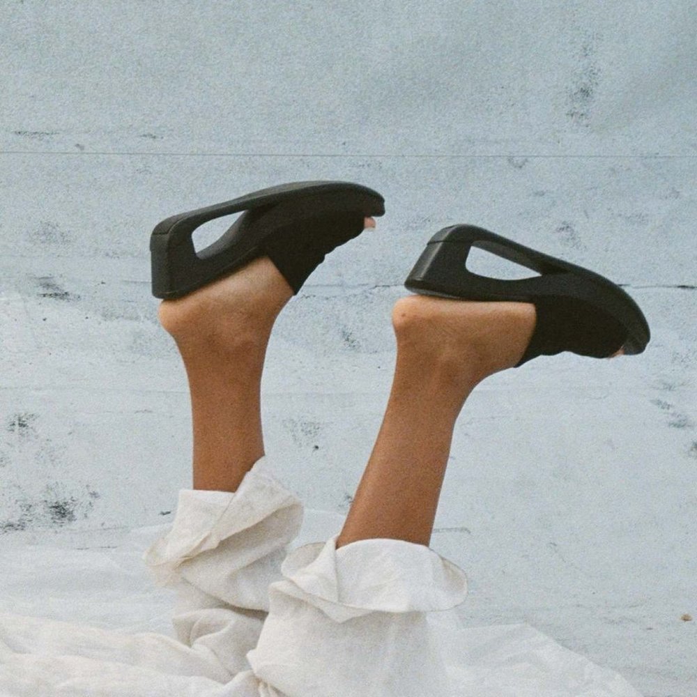 Hopp Studios Limbo Slide in Black
